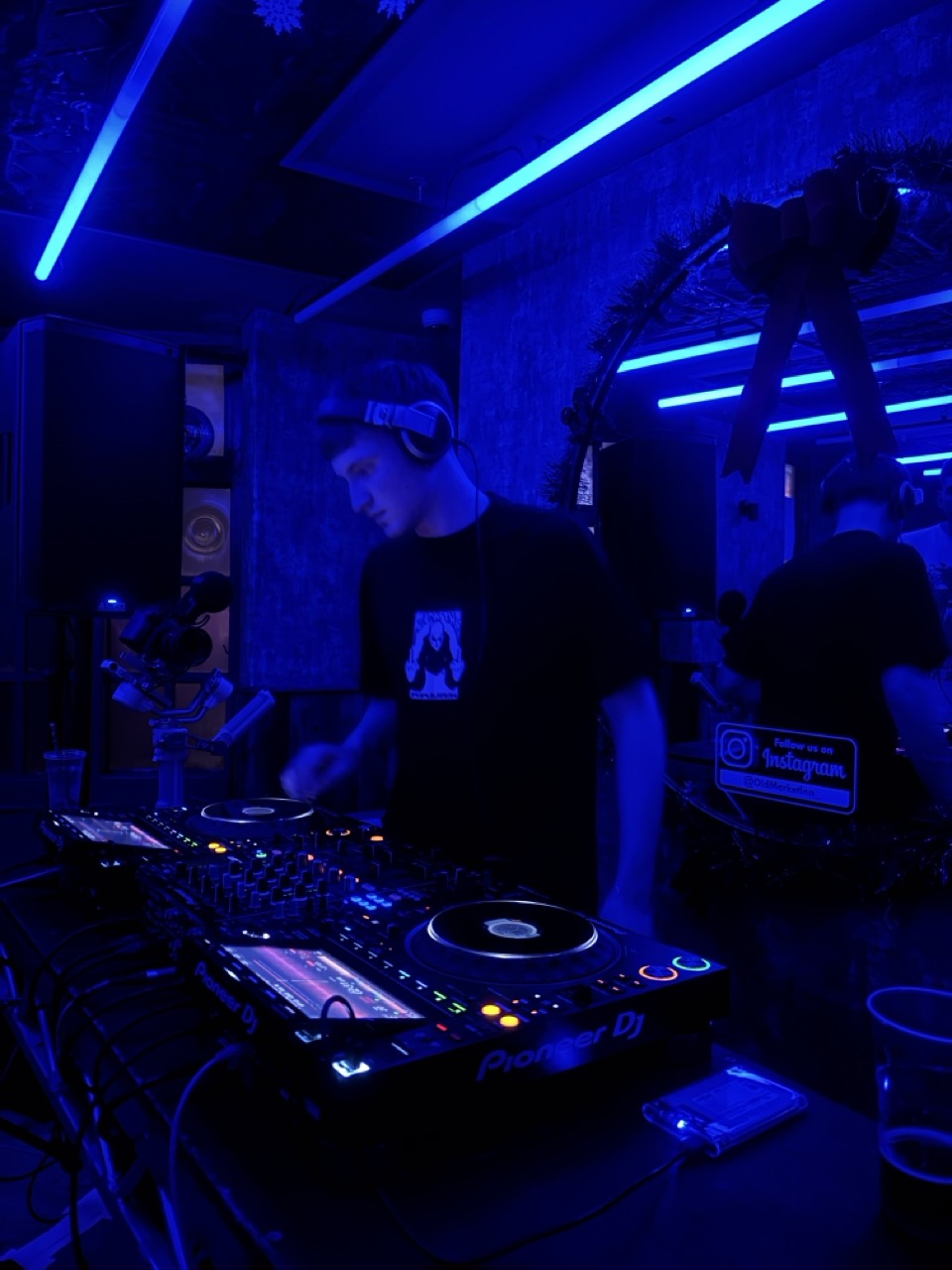 Daniel Wright DJ live set photography - UK underground electronic and house DJ performance 2